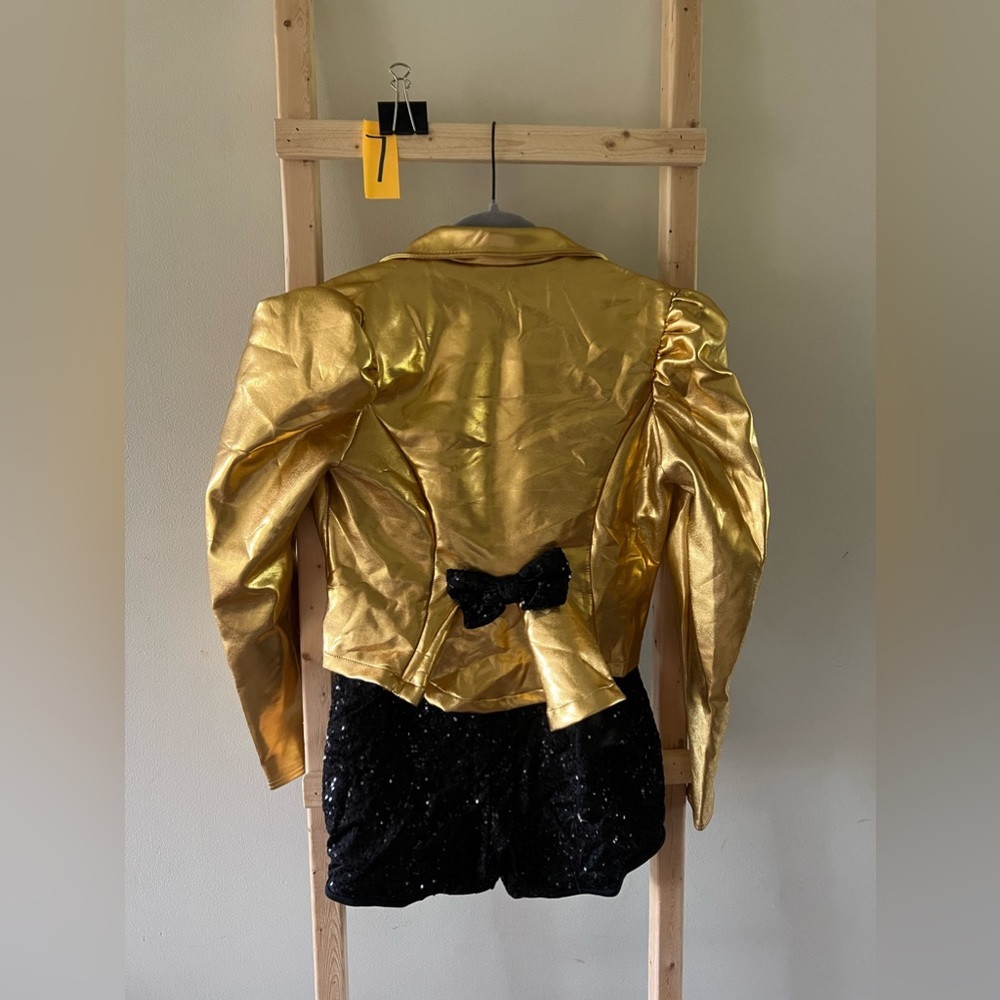 Dance costumes - Picture 12 of 14